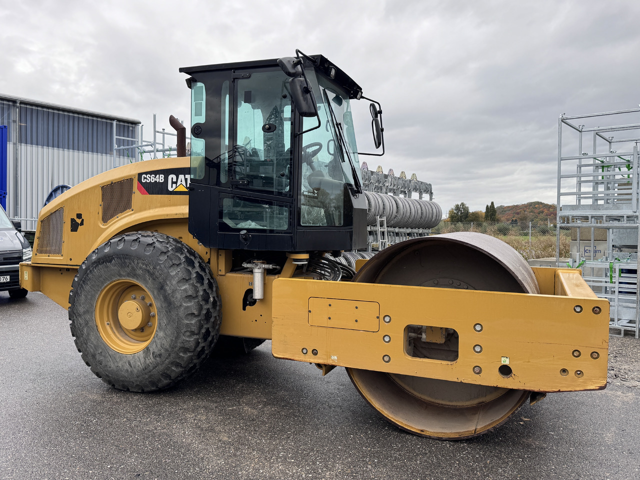 CATERPILLAR CS 64 B - Máy đầm: hình 2 CATERPILLAR CS 64 B - Máy đầm: hình 2