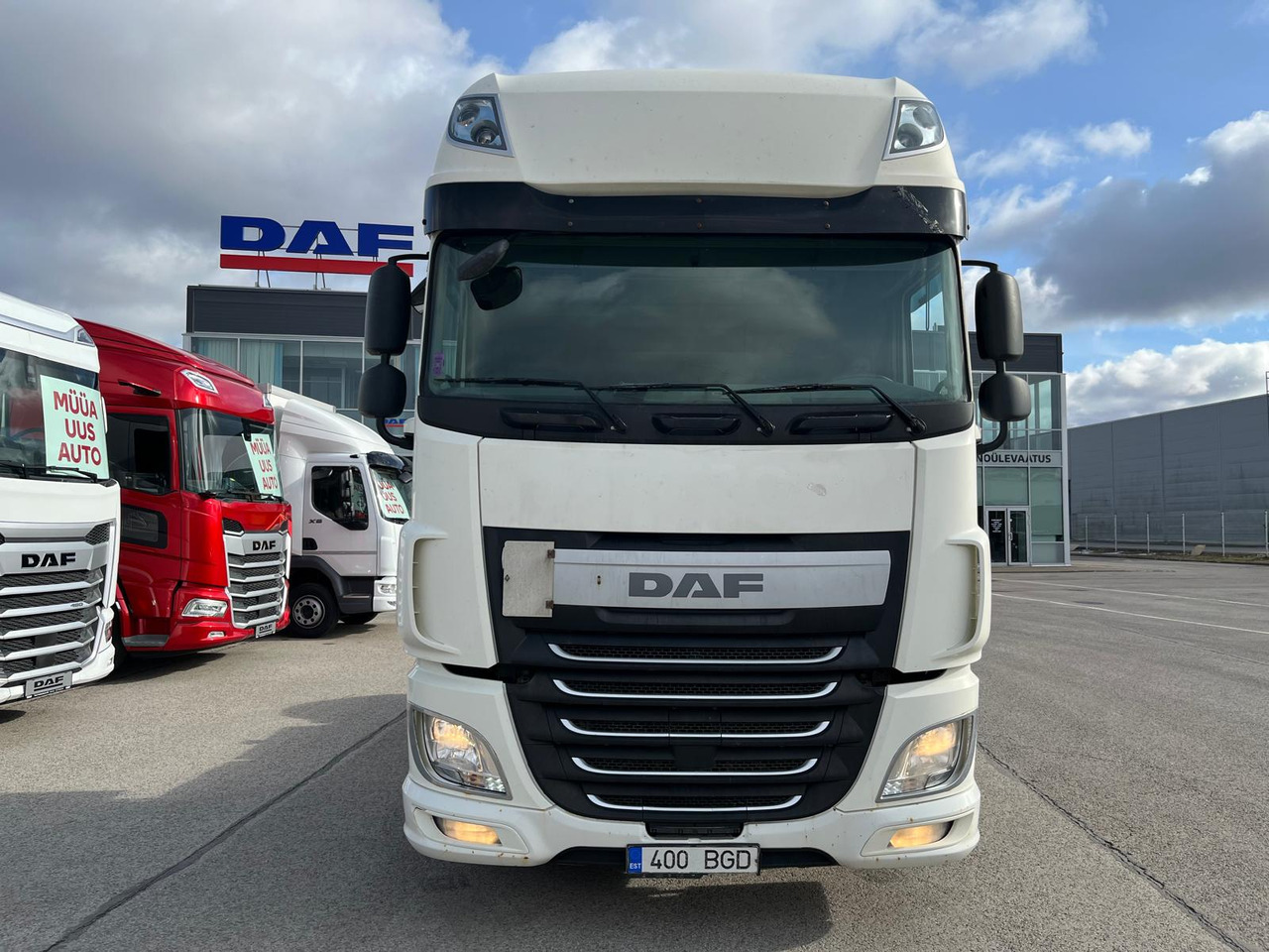 DAF XF460FT Manual - Xe đầu kéo: hình 2 DAF XF460FT Manual - Xe đầu kéo: hình 2