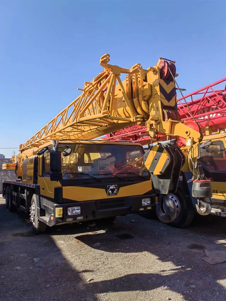 XCMG QY25K5 - Cẩu bánh lốp: hình 1 XCMG QY25K5 - Cẩu bánh lốp: hình 1