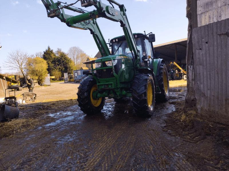 JOHN DEERE 6115M - Máy cày: hình 2 JOHN DEERE 6115M - Máy cày: hình 2