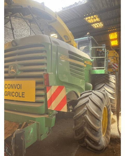 JOHN DEERE 7400 4RM - Máy gặt đập thức ăn gia súc: hình 2 JOHN DEERE 7400 4RM - Máy gặt đập thức ăn gia súc: hình 2