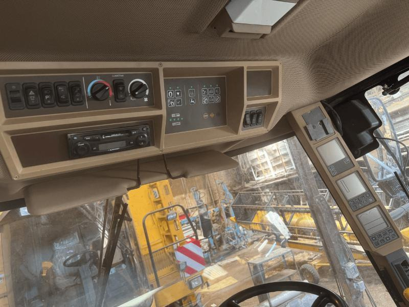 JOHN DEERE 7400 4RM - Máy gặt đập thức ăn gia súc: hình 3 JOHN DEERE 7400 4RM - Máy gặt đập thức ăn gia súc: hình 3