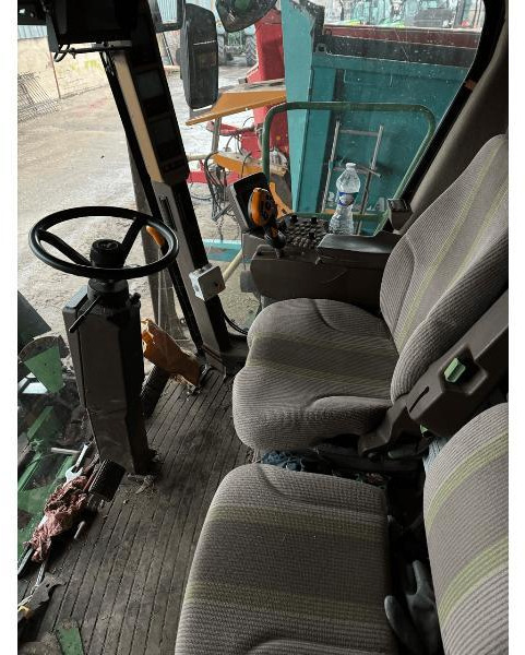 Máy gặt đập JOHN DEERE T560: hình 6