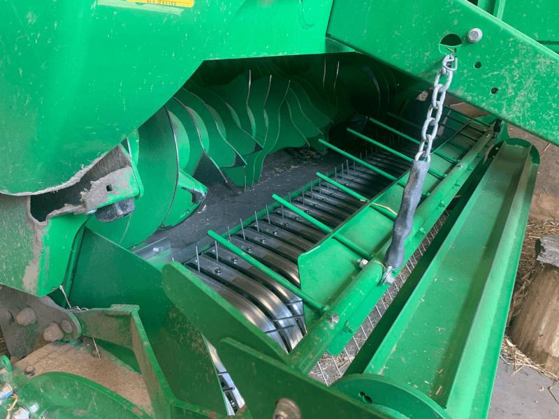 JOHN DEERE V461M - Máy đóng kiện tròn: hình 2 JOHN DEERE V461M - Máy đóng kiện tròn: hình 2