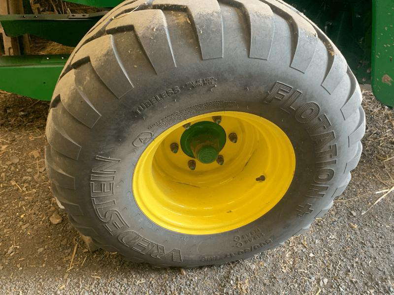 JOHN DEERE V461M - Máy đóng kiện tròn: hình 5 JOHN DEERE V461M - Máy đóng kiện tròn: hình 5