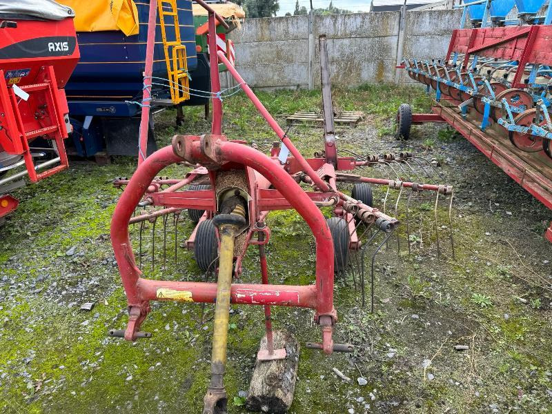KUHN GA300 - Dàn trải/ Cào: hình 2 KUHN GA300 - Dàn trải/ Cào: hình 2