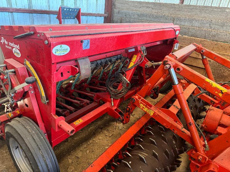 KVERNELAND M-DRILL 3M - Máy gieo hạt: hình 1 KVERNELAND M-DRILL 3M - Máy gieo hạt: hình 1
