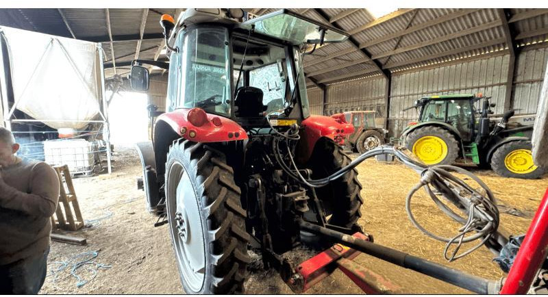 MASSEY-FERGUSON 5460 - Máy cày: hình 2 MASSEY-FERGUSON 5460 - Máy cày: hình 2