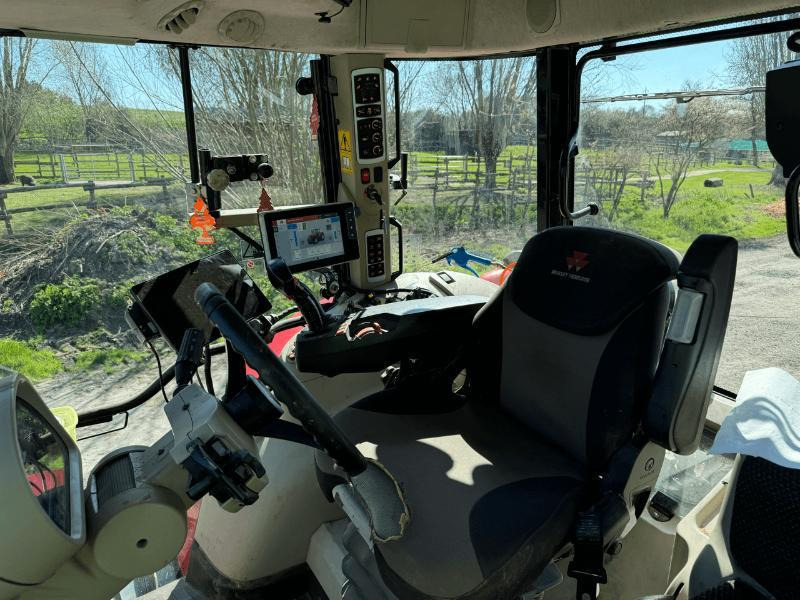 Máy cày MASSEY-FERGUSON 7718 S VT: hình 8 Máy cày MASSEY-FERGUSON 7718 S VT: hình 8