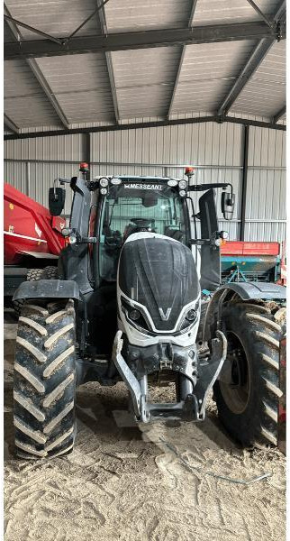 VALTRA T175 - Máy cày: hình 2 VALTRA T175 - Máy cày: hình 2