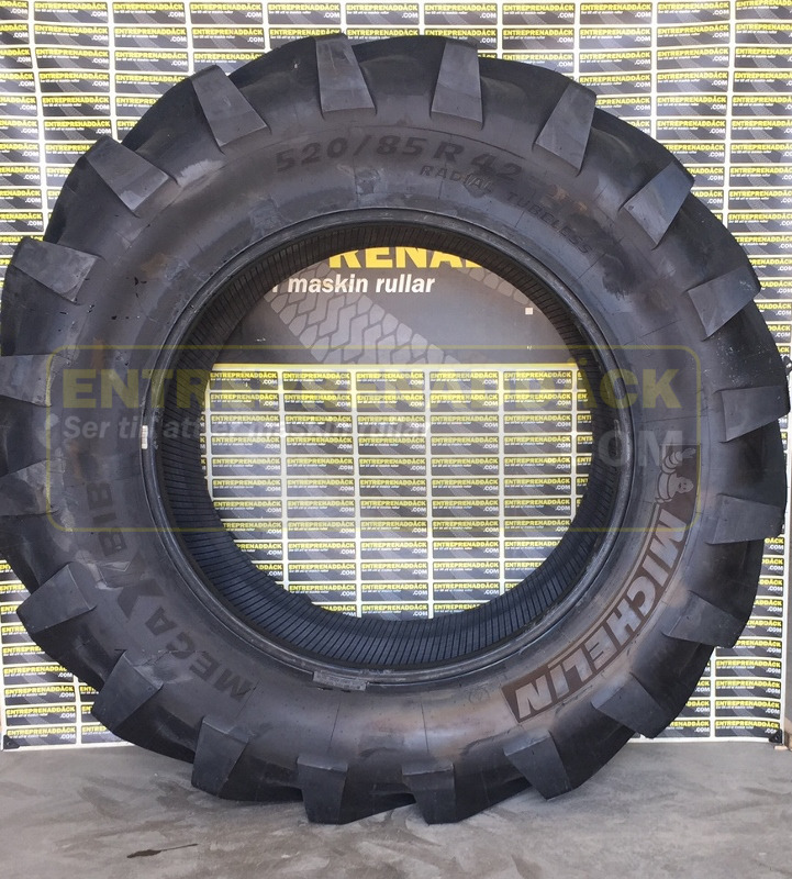520/85R42 TL 157A8 Michelin MegaXbib for tractor and harvesters. - Lốp cho Máy gặt: hình 3 520/85R42 TL 157A8 Michelin MegaXbib for tractor and harvesters. - Lốp cho Máy gặt: hình 3