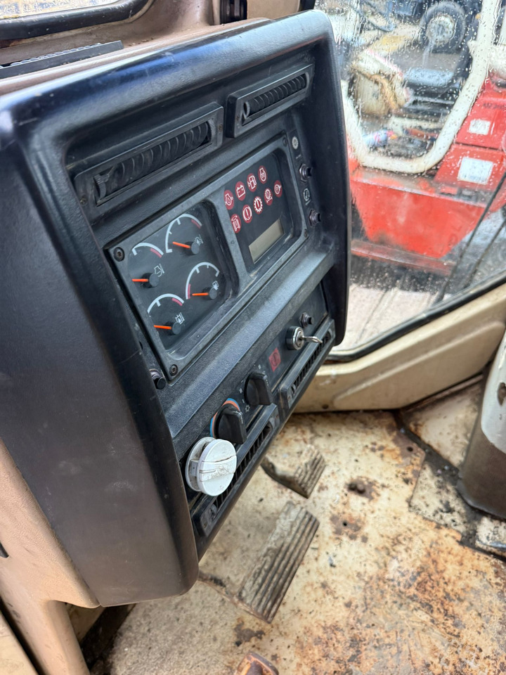 BULLDOZER CATERPILLAR D5 - Máy ủi: hình 5 BULLDOZER CATERPILLAR D5 - Máy ủi: hình 5