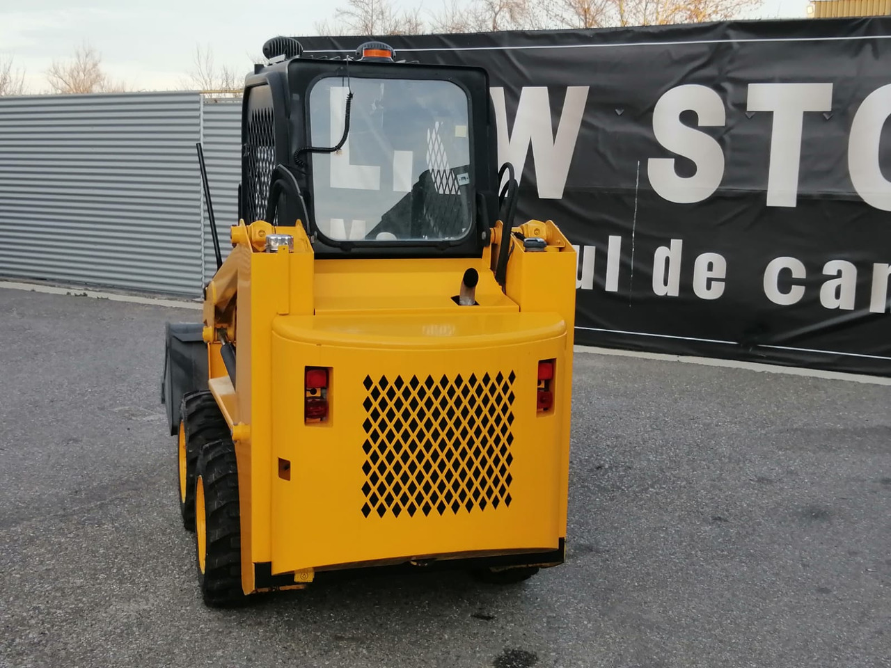 Máy xúc lật đa năng Bobcat Front Loader Ram Italia FM 120 – Hammer Installation: hình 8