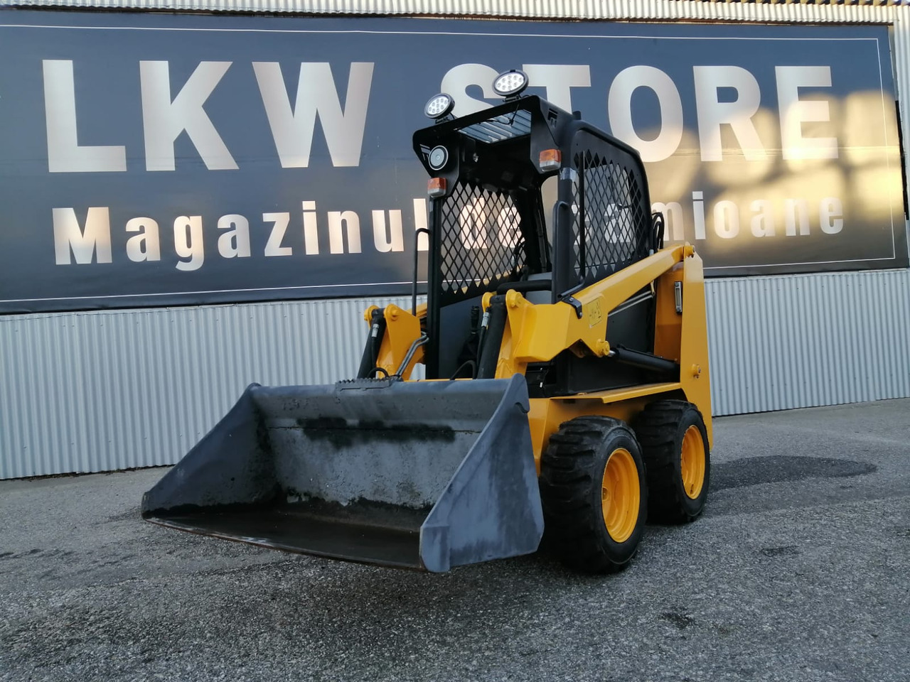 Bobcat Front Loader Ram Italia FM 120 – Hammer Installation - Máy xúc lật đa năng: hình 1 Bobcat Front Loader Ram Italia FM 120 – Hammer Installation - Máy xúc lật đa năng: hình 1