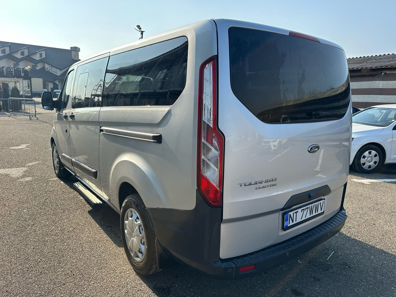 FORD TRANSIT CUSTOMS - Xe van chở khách: hình 4 FORD TRANSIT CUSTOMS - Xe van chở khách: hình 4
