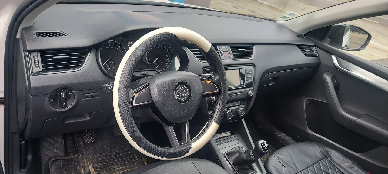 SKODA OCTAVIA - Xe hơi: hình 2 SKODA OCTAVIA - Xe hơi: hình 2