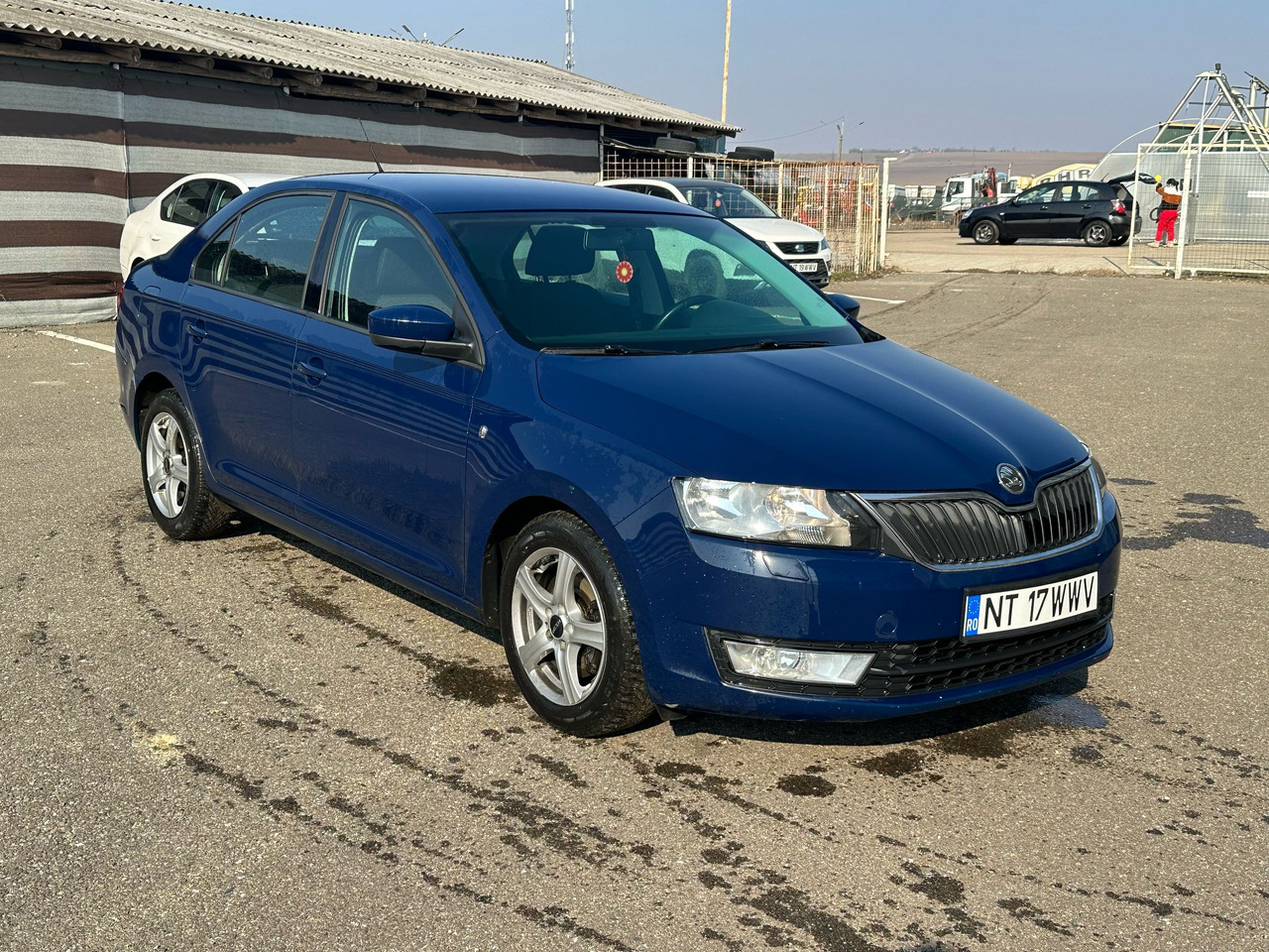 SKODA RAPID - Sedan: hình 3 SKODA RAPID - Sedan: hình 3