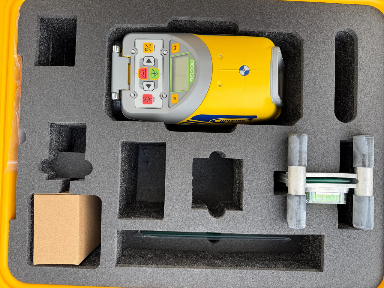 Spectra DG613G Green Beam Dialgrade Pipe Laser - Trang thiết bị xây dựng: hình 3 Spectra DG613G Green Beam Dialgrade Pipe Laser - Trang thiết bị xây dựng: hình 3