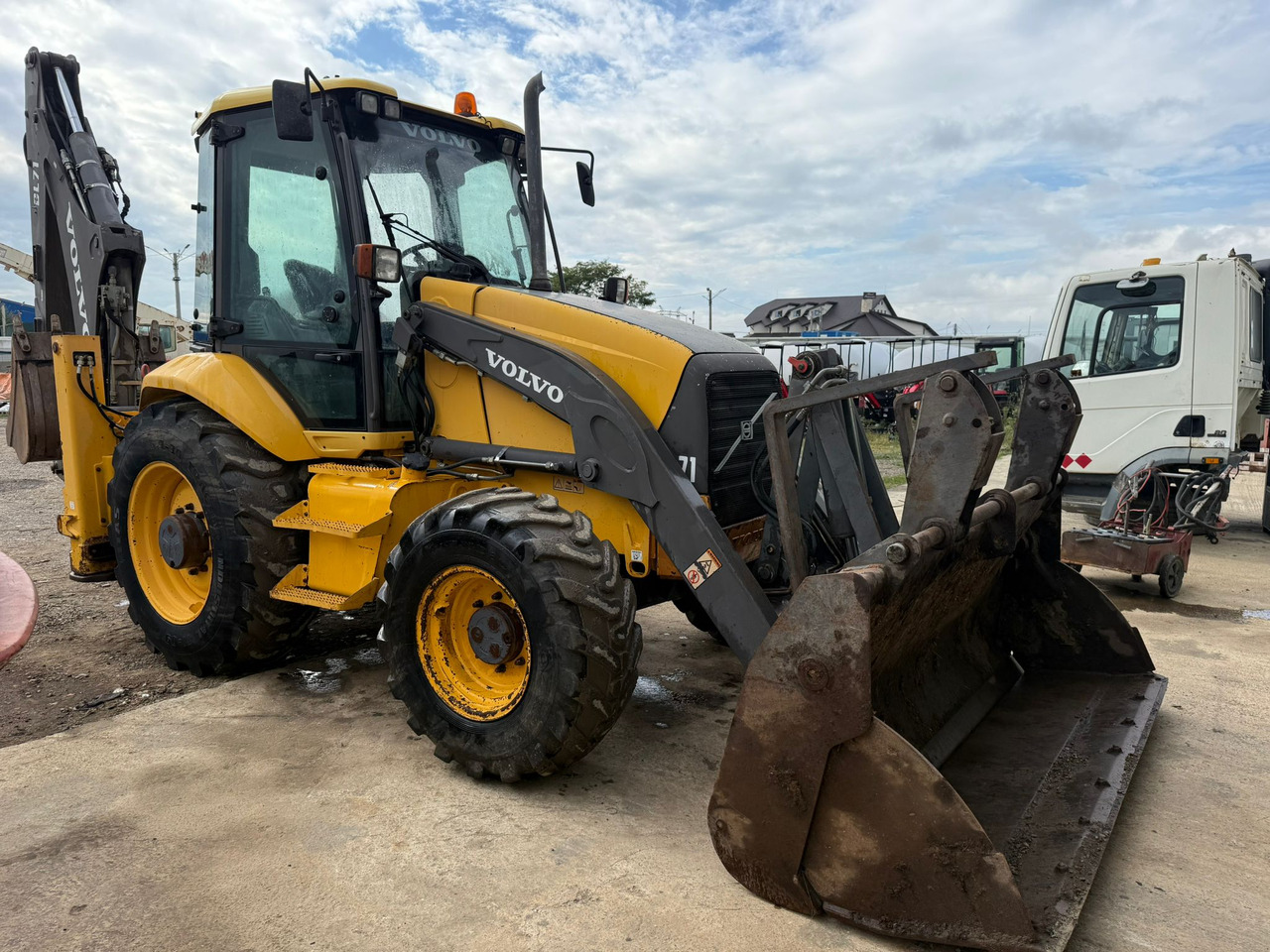 VOLVO BL71 Backhoe Loader - Máy xúc trước múc sau: hình 1 VOLVO BL71 Backhoe Loader - Máy xúc trước múc sau: hình 1