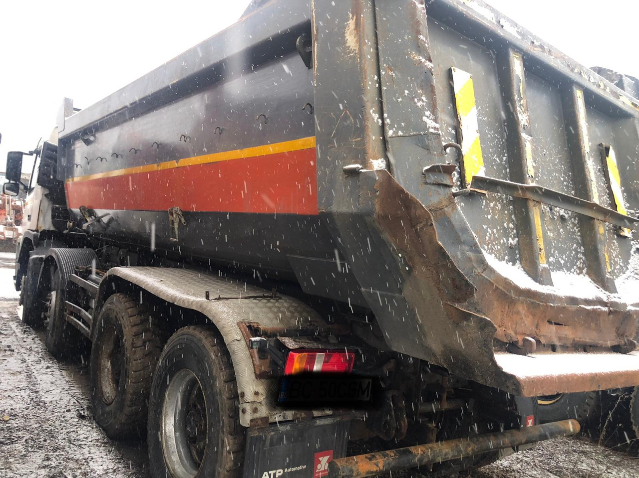 VOLVO FM 420 Tipper - Xe ben: hình 4 VOLVO FM 420 Tipper - Xe ben: hình 4