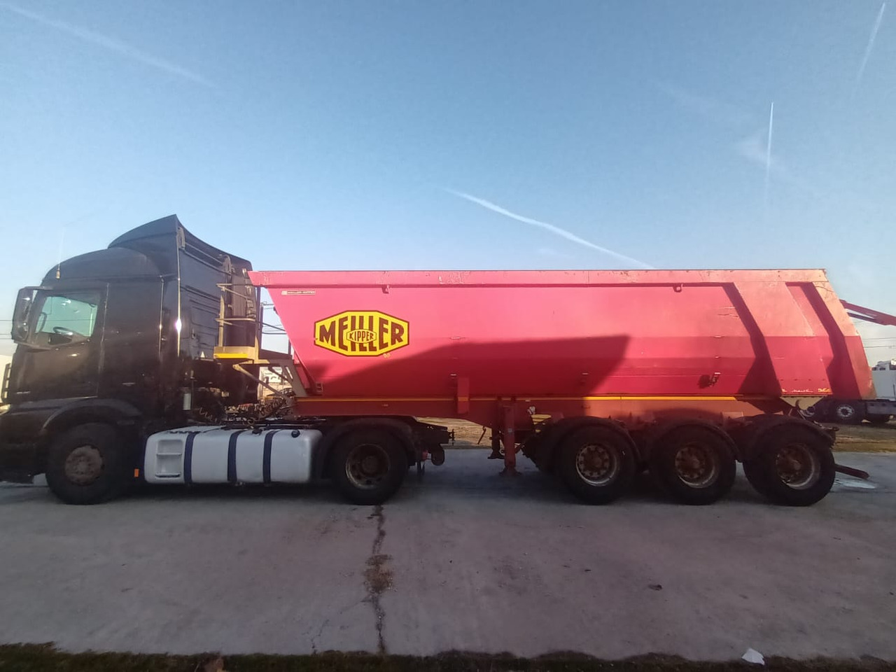 Tractor Head Mercedes-Benz Actros (2014) + Semi-trailer Tipper Meiller – Kipper (2004) - Xe đầu kéo: hình 4 Tractor Head Mercedes-Benz Actros (2014) + Semi-trailer Tipper Meiller – Kipper (2004) - Xe đầu kéo: hình 4