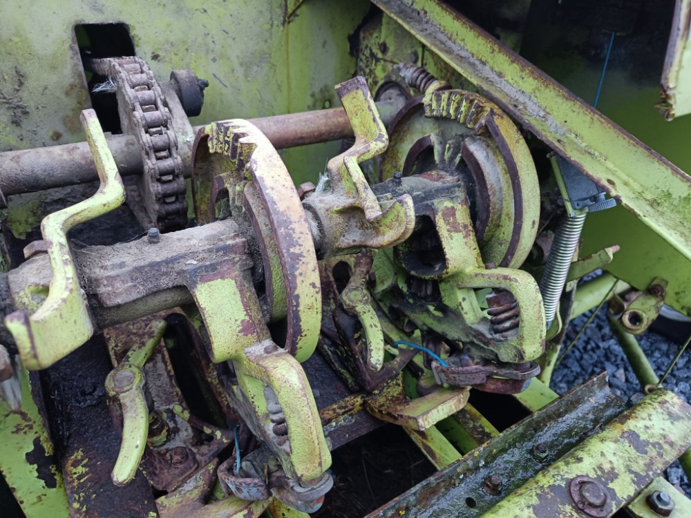 CLAAS Markant 50 sitoja - Máy đóng kiện vuông: hình 2 CLAAS Markant 50 sitoja - Máy đóng kiện vuông: hình 2