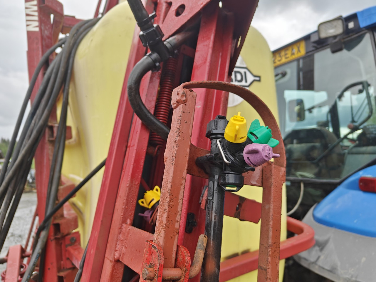 HARDI Hardi Master 1200L - 15-18m - Katsastettu - Kasvinsuojeluruisku - Máy xịt: hình 4 HARDI Hardi Master 1200L - 15-18m - Katsastettu - Kasvinsuojeluruisku - Máy xịt: hình 4