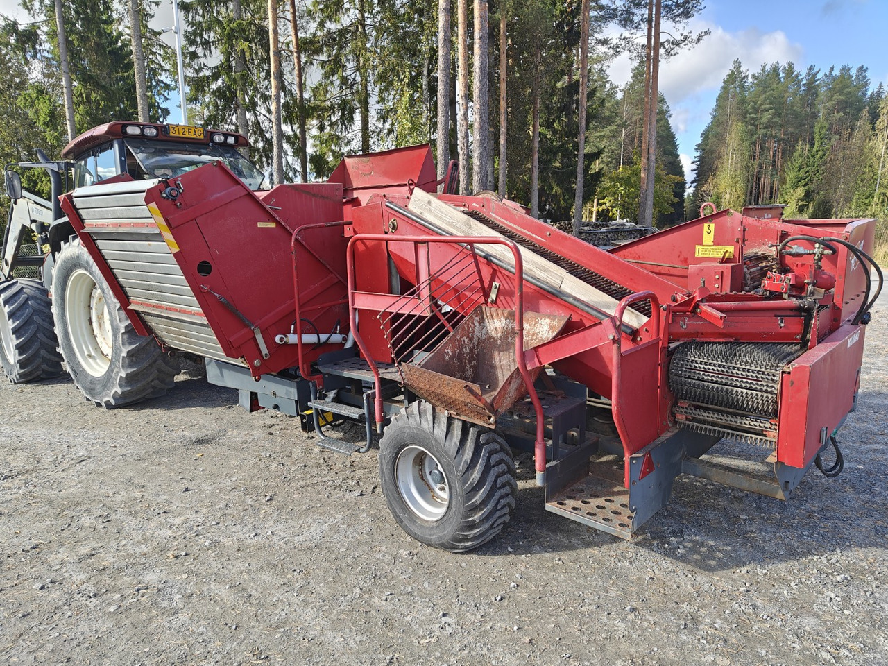 Juko Maximat perunan tai sipulin nostokone Katso video! - Máy thu hoạch khoai tây: hình 2 Juko Maximat perunan tai sipulin nostokone Katso video! - Máy thu hoạch khoai tây: hình 2