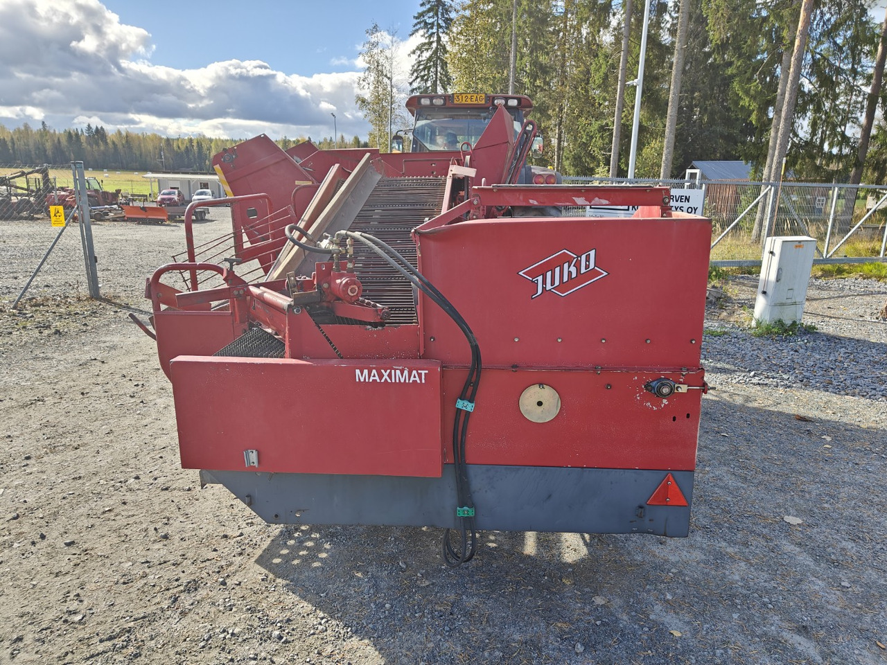 Juko Maximat perunan tai sipulin nostokone Katso video! - Máy thu hoạch khoai tây: hình 3 Juko Maximat perunan tai sipulin nostokone Katso video! - Máy thu hoạch khoai tây: hình 3