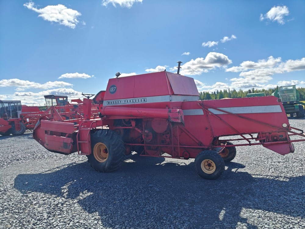 Massey Ferguson 187 Katso video! - Máy gặt đập: hình 2 Massey Ferguson 187 Katso video! - Máy gặt đập: hình 2