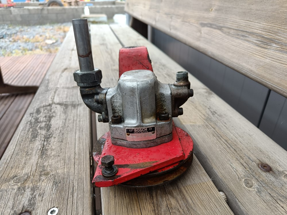 Sampo 410 hydrauliikkapumppu - Máy gặt đập: hình 2 Sampo 410 hydrauliikkapumppu - Máy gặt đập: hình 2