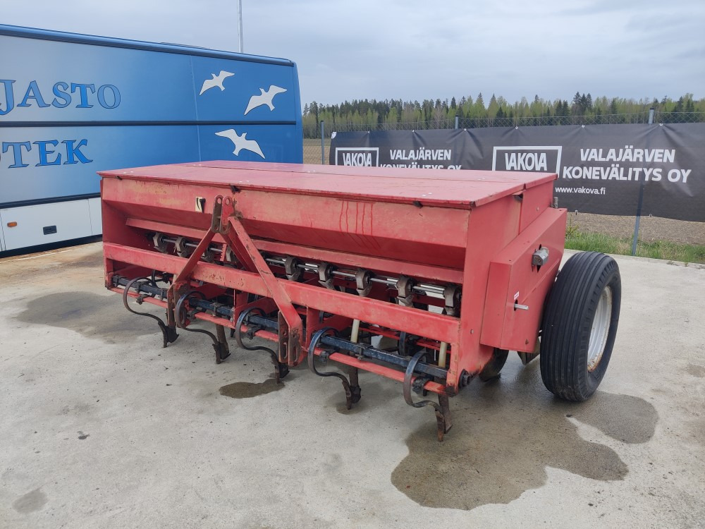 Simulta Junkkari 250cm kiekkovantailla - Máy gieo hạt liên hợp: hình 1 Simulta Junkkari 250cm kiekkovantailla - Máy gieo hạt liên hợp: hình 1
