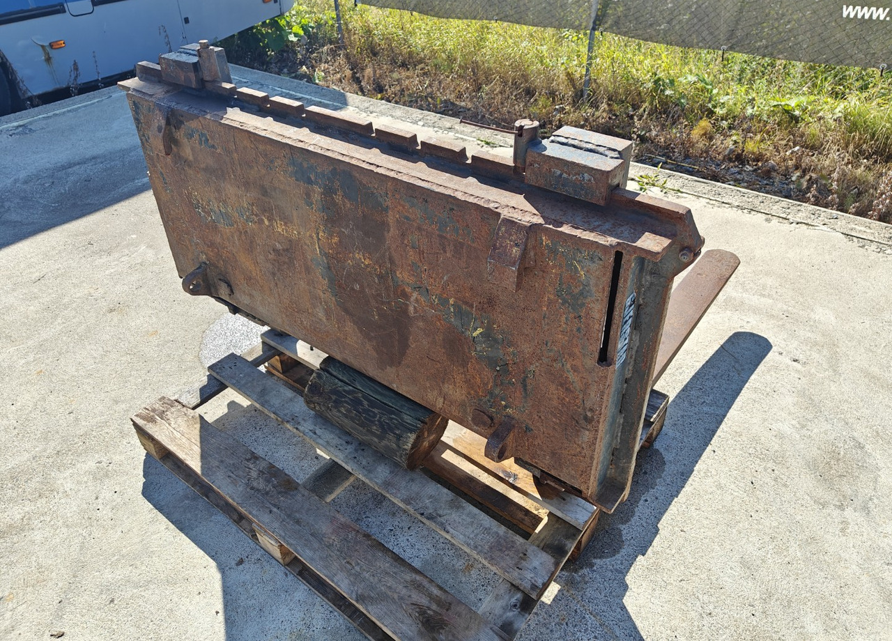 Trukkipiikit Vila-kiinnike - Chĩa: hình 3 Trukkipiikit Vila-kiinnike - Chĩa: hình 3