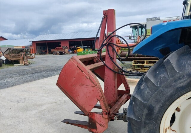 Varmo 400 rehuleikkuri - VIDEO - Trang thiết bị hầm chứa: hình 4 Varmo 400 rehuleikkuri - VIDEO - Trang thiết bị hầm chứa: hình 4