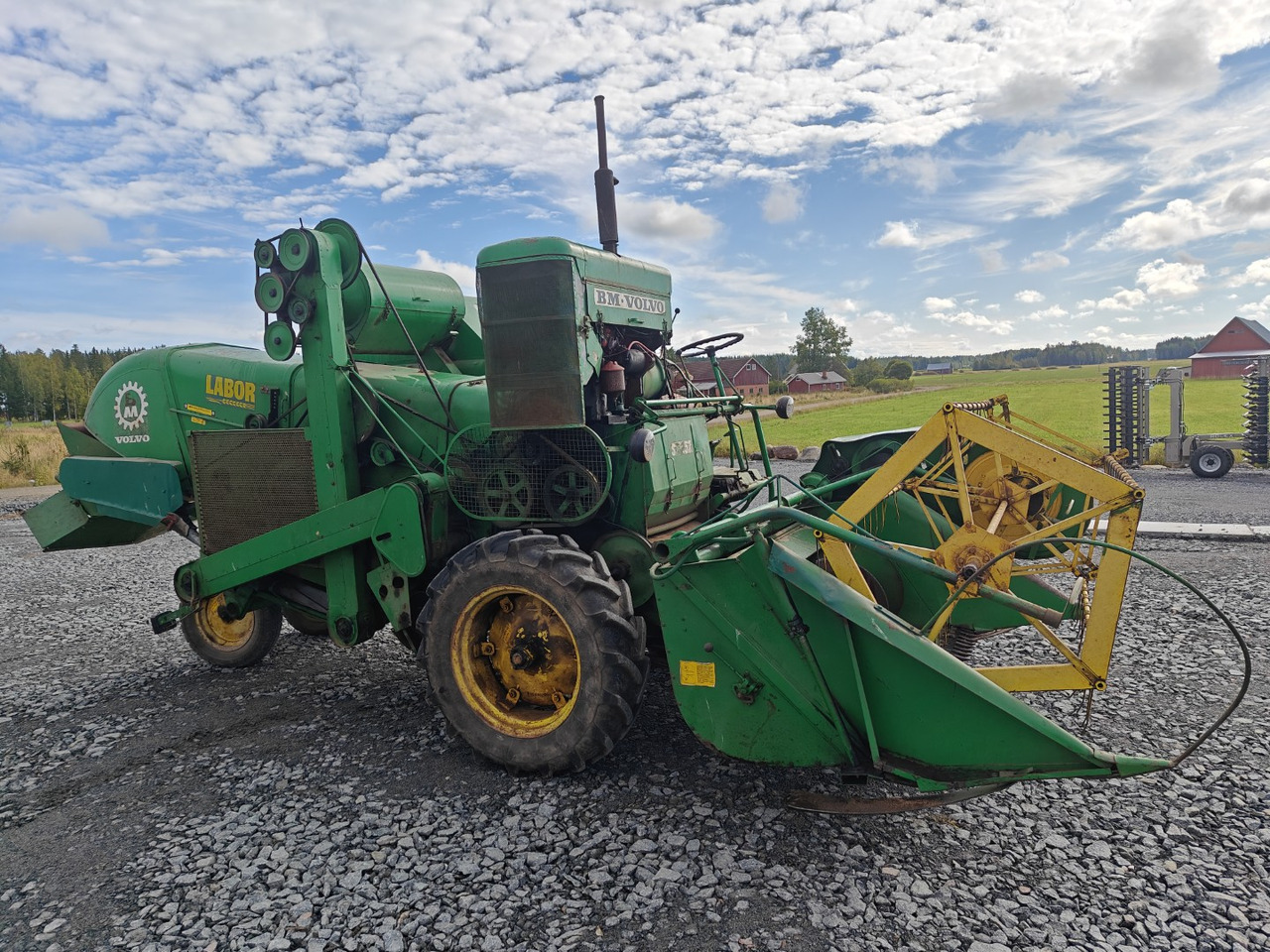 Volvo BM ST257 leikkuupuimuri työleveys 190cm, vaikka koeruutupuimuriksi, katso video! - Máy gặt đập: hình 3 Volvo BM ST257 leikkuupuimuri työleveys 190cm, vaikka koeruutupuimuriksi, katso video! - Máy gặt đập: hình 3