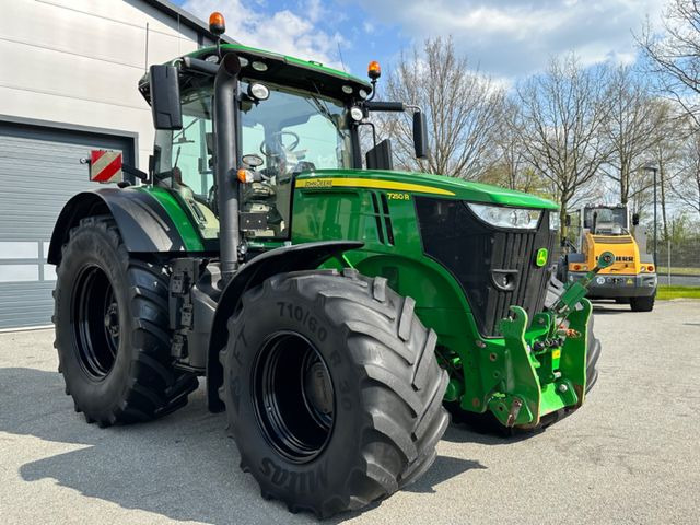 JOHN DEERE 7250R 9L engine AutoPower transmission - Máy cày: hình 3 JOHN DEERE 7250R 9L engine AutoPower transmission - Máy cày: hình 3