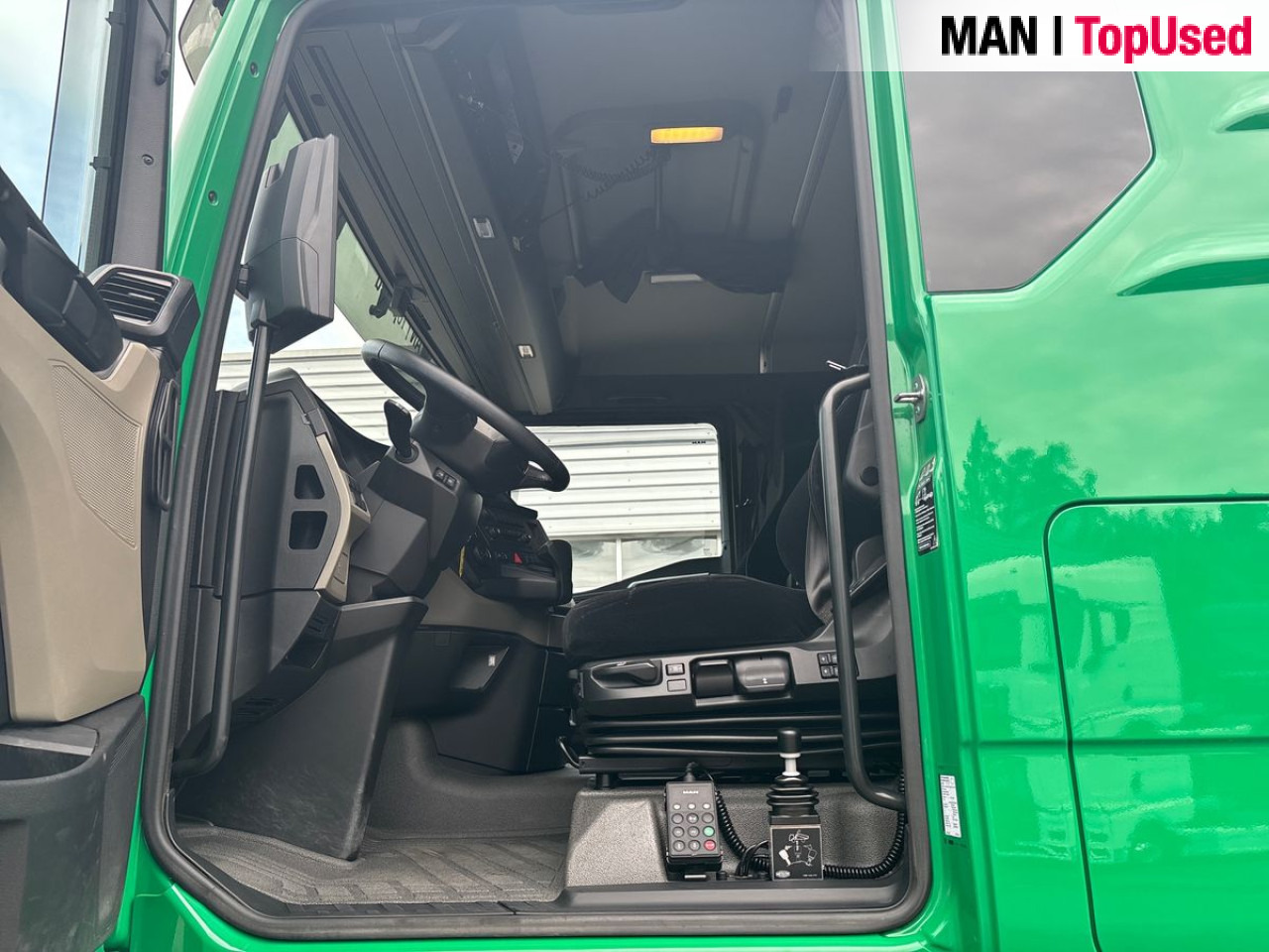 MAN TGX 18.520 4x4H BL SA *RM935876 Euro6 Pritarder ZV - Xe đầu kéo: hình 5 MAN TGX 18.520 4x4H BL SA *RM935876 Euro6 Pritarder ZV - Xe đầu kéo: hình 5