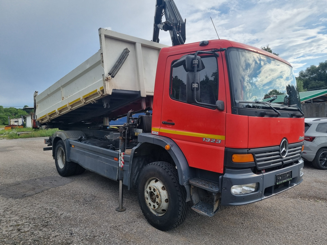 MERCEDES-BENZ ATEGO 1323 4x4 tipper + crane HIAB 095 - Xe ben, Xe cẩu tự hành: hình 3 MERCEDES-BENZ ATEGO 1323 4x4 tipper + crane HIAB 095 - Xe ben, Xe cẩu tự hành: hình 3