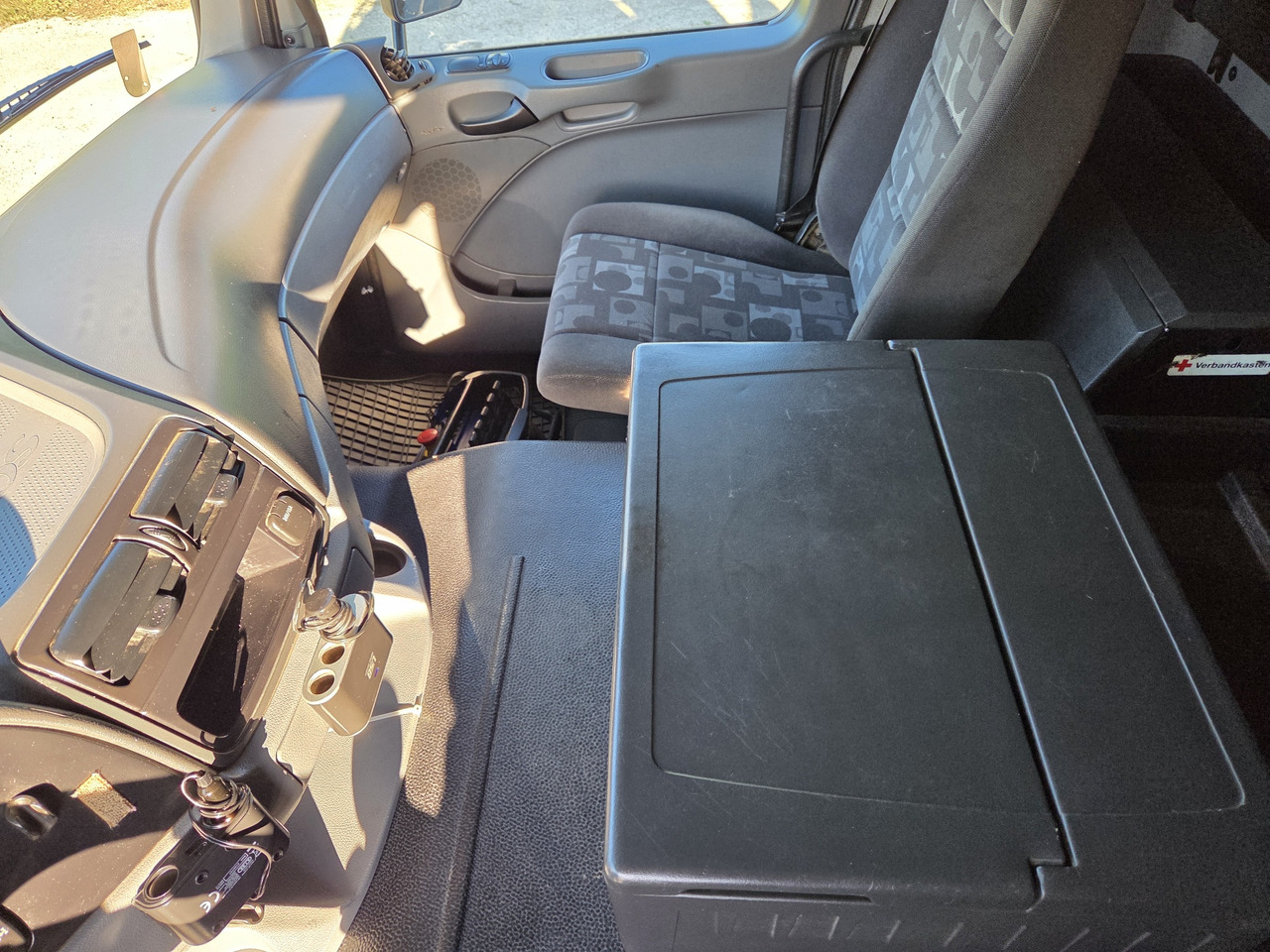 MERCEDES-BENZ - Xe tải khung gầm: hình 4 MERCEDES-BENZ - Xe tải khung gầm: hình 4