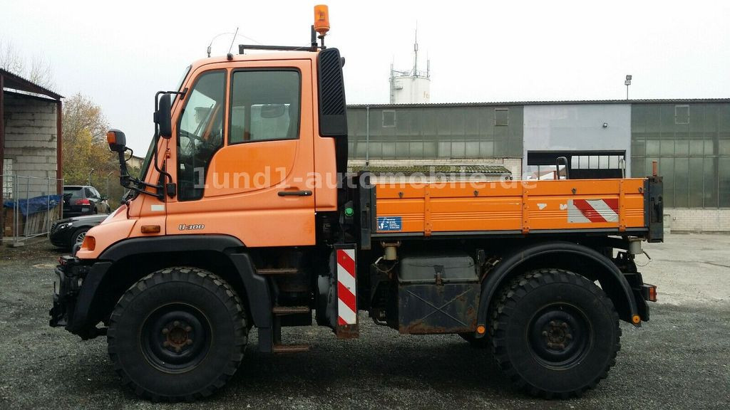 Mercedes-Benz Unimog U 300 Kipper Zugmaschine Kommunalhydraulik U 500 400 U 300 Kipper Zugmaschine Kommunalhydraulik U 500 400 - Tiện ích/ Xe đặc dụng: hình 5 Mercedes-Benz Unimog U 300 Kipper Zugmaschine Kommunalhydraulik U 500 400 U 300 Kipper Zugmaschine Kommunalhydraulik U 500 400 - Tiện ích/ Xe đặc dụng: hình 5