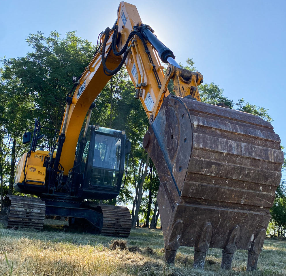 JCB JS131LC - Máy xúc: hình 1 JCB JS131LC - Máy xúc: hình 1