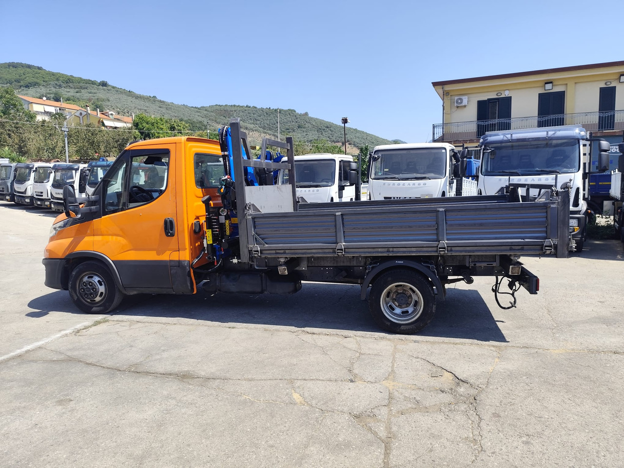 IVECO DAILY 35-140 - Xe cẩu tự hành: hình 3 IVECO DAILY 35-140 - Xe cẩu tự hành: hình 3