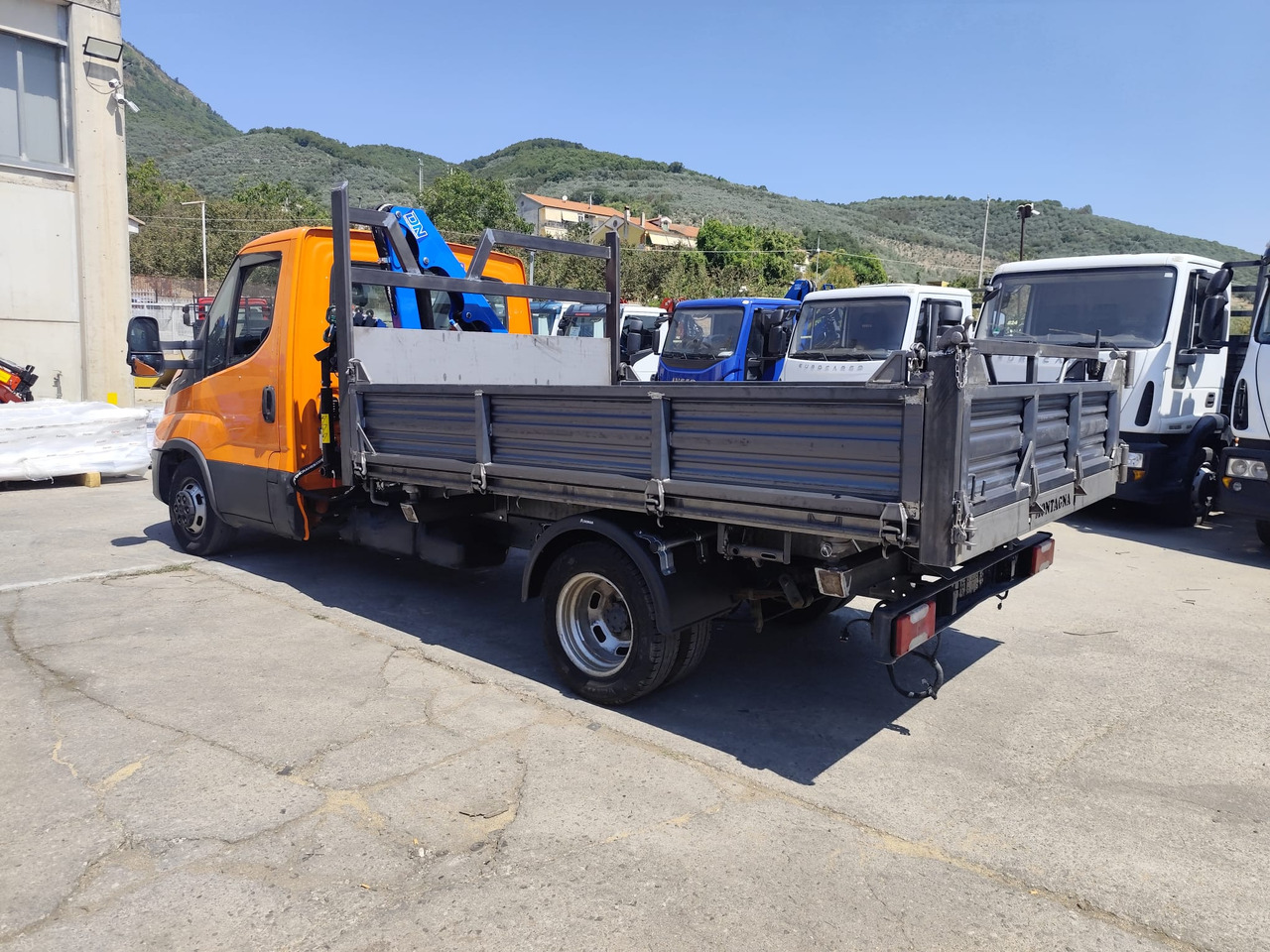 IVECO DAILY 35-140 - Xe cẩu tự hành: hình 5 IVECO DAILY 35-140 - Xe cẩu tự hành: hình 5
