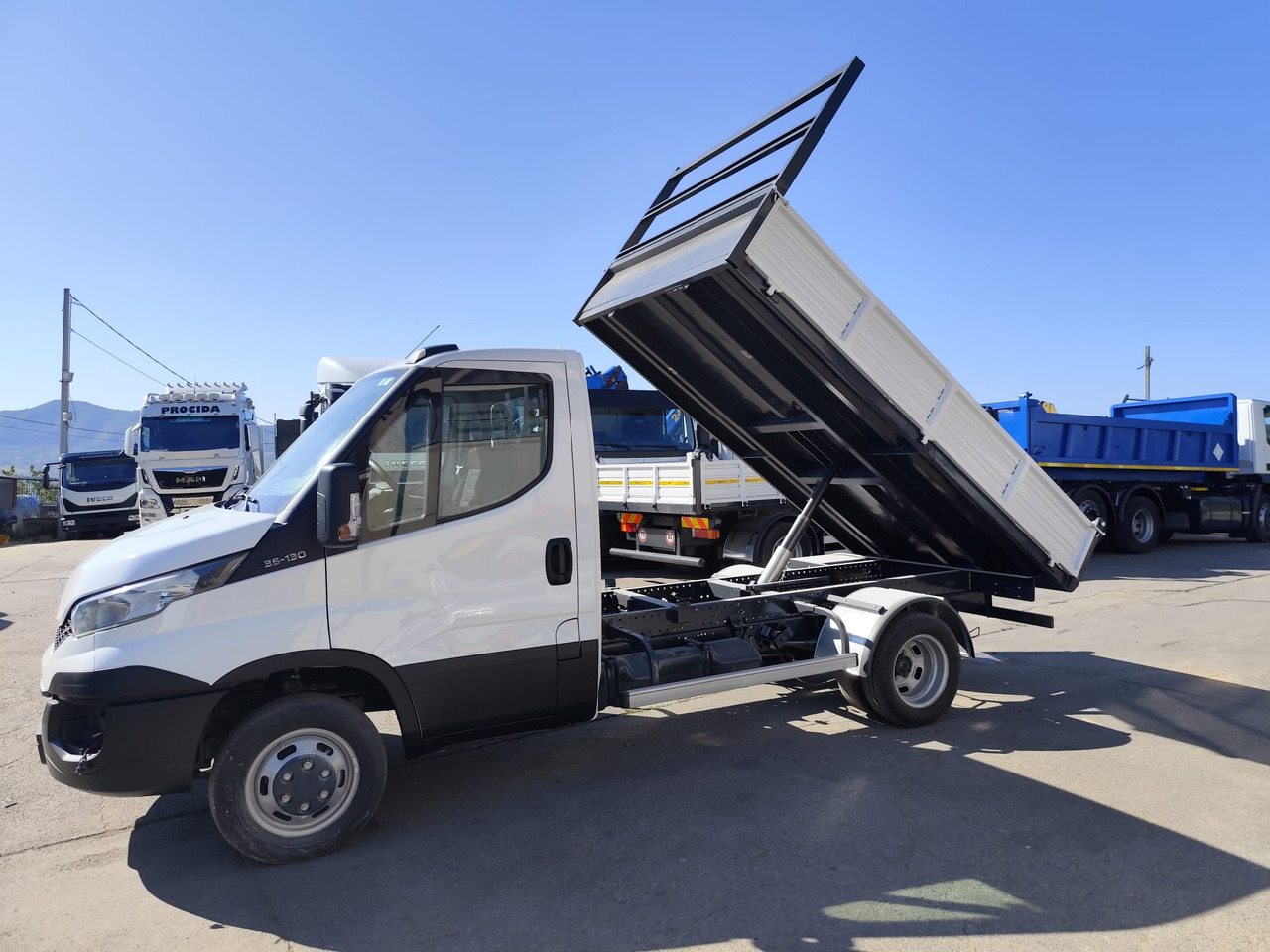 IVECO DAILY 35C13 - Xe ben nhỏ: hình 1 IVECO DAILY 35C13 - Xe ben nhỏ: hình 1