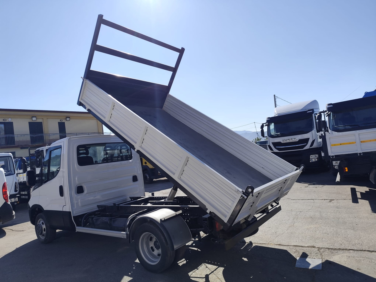IVECO DAILY 35C13 - Xe ben nhỏ: hình 4 IVECO DAILY 35C13 - Xe ben nhỏ: hình 4