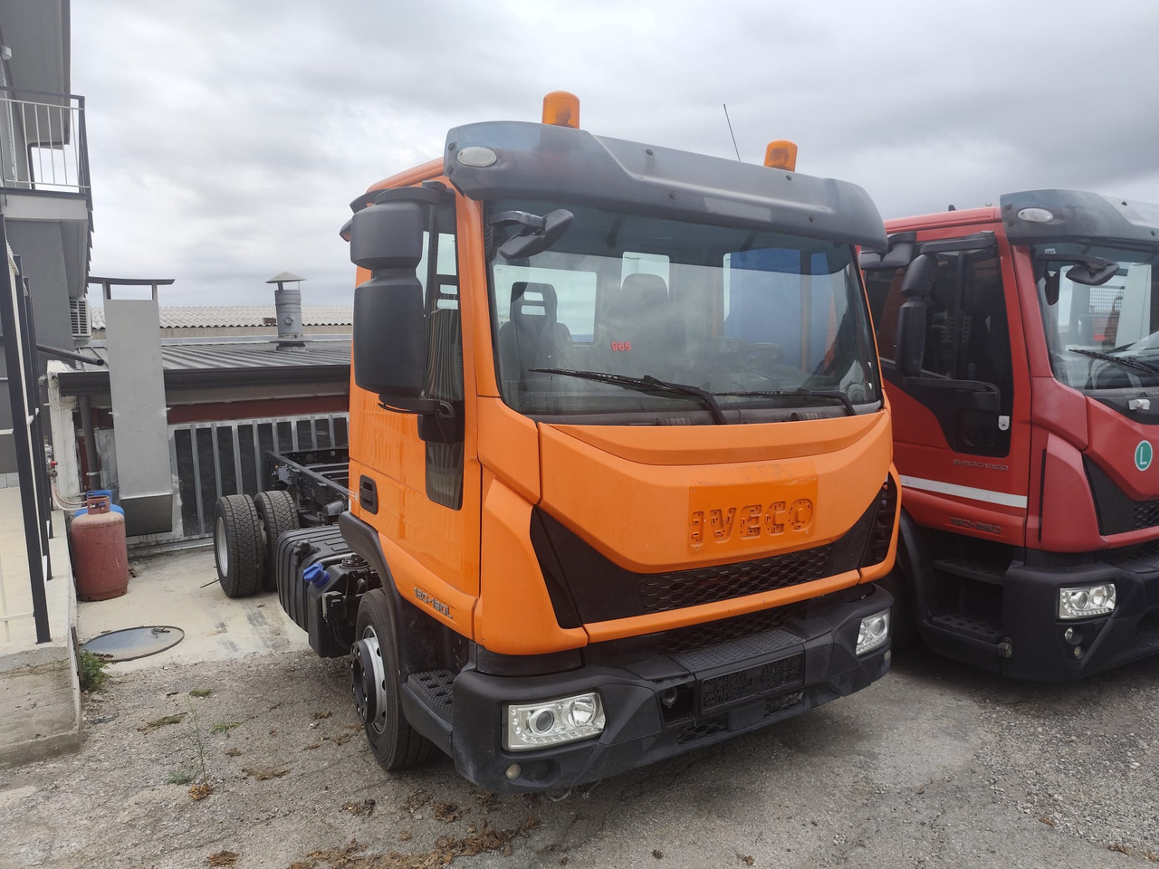 IVECO EUROCARGO 120-190L - Xe tải khung gầm: hình 1 IVECO EUROCARGO 120-190L - Xe tải khung gầm: hình 1