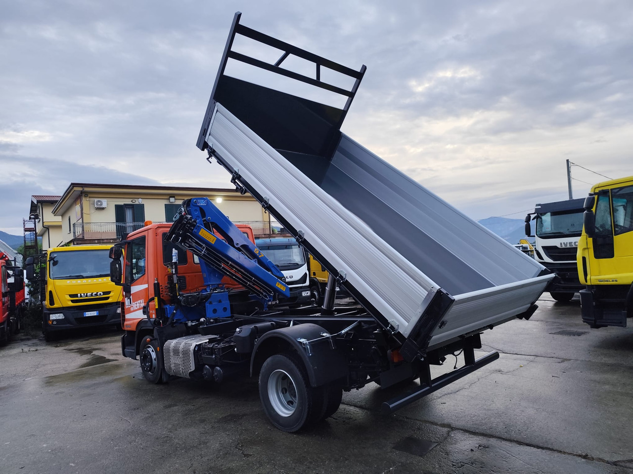 IVECO EUROCARGO 120-90L - Xe cẩu tự hành, Xe ben: hình 3 IVECO EUROCARGO 120-90L - Xe cẩu tự hành, Xe ben: hình 3