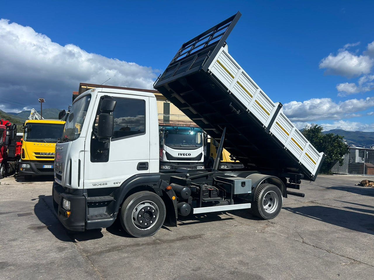 IVECO EUROCARGO 120E25 - Xe ben: hình 3 IVECO EUROCARGO 120E25 - Xe ben: hình 3