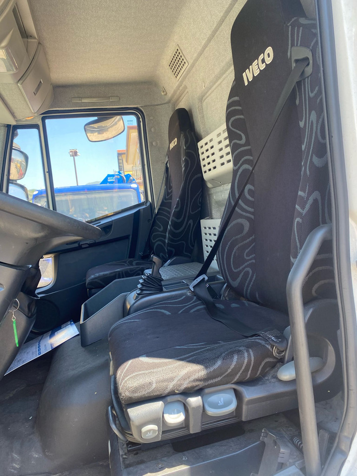 IVECO EUROCARGO 120E25 - Xe cẩu tự hành: hình 5 IVECO EUROCARGO 120E25 - Xe cẩu tự hành: hình 5