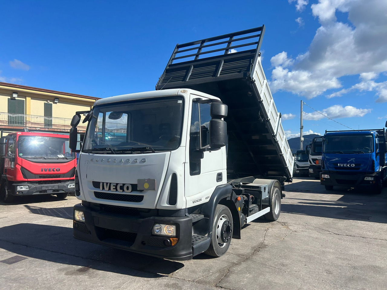 IVECO EUROCARGO 120E25 - Xe ben: hình 4 IVECO EUROCARGO 120E25 - Xe ben: hình 4